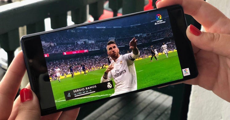 Aplikasi untuk menonton perlawanan bola sepak percuma di telefon bimbit